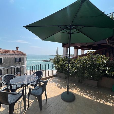 Ca' Delfina Holiday Home เวนิส ภายนอก รูปภาพ