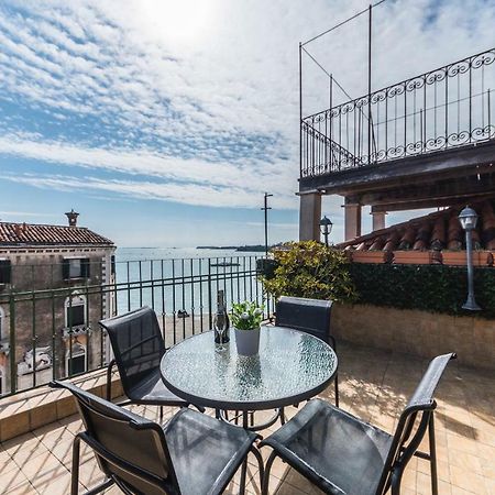 Ca' Delfina Holiday Home เวนิส ภายนอก รูปภาพ
