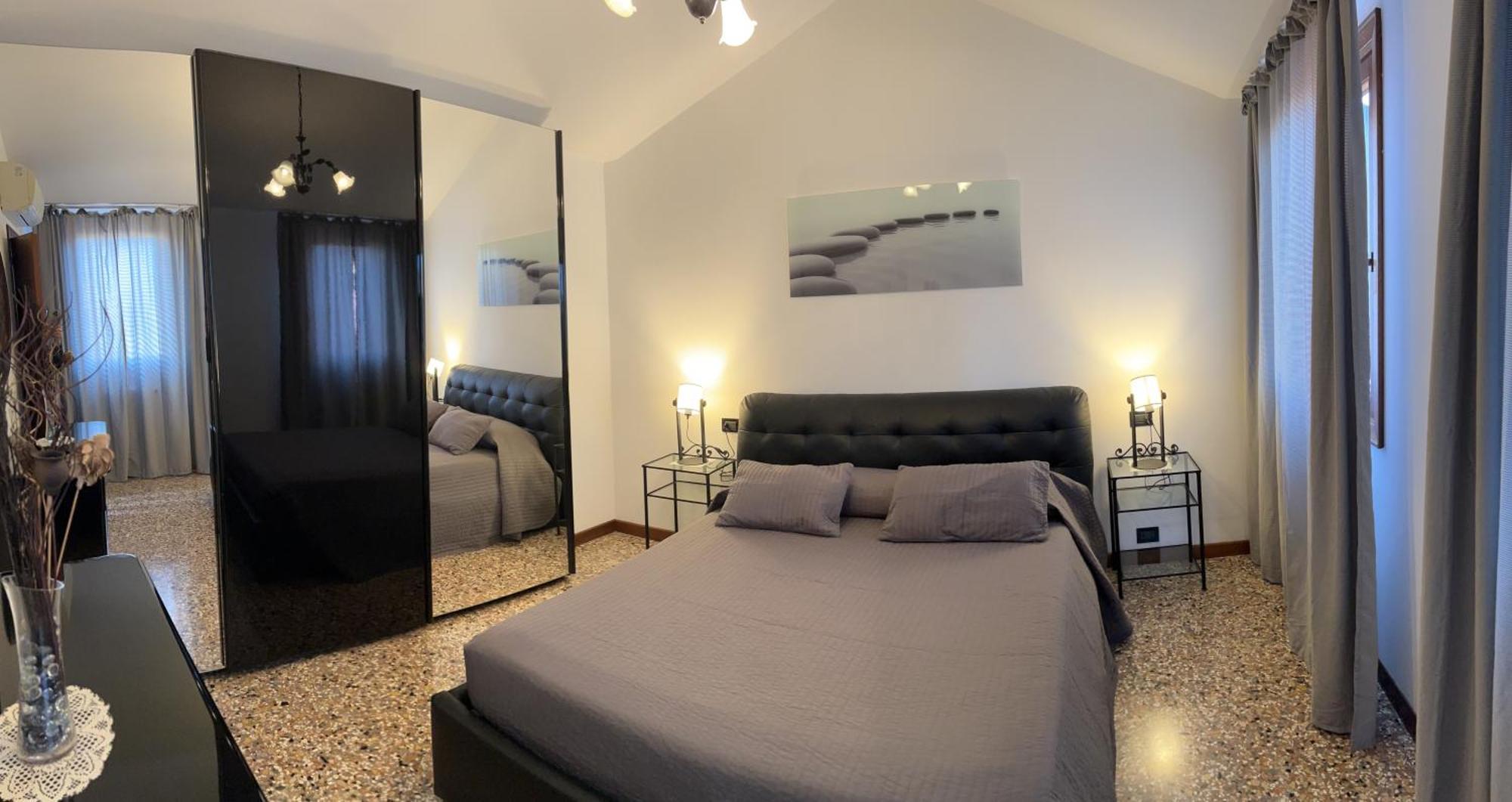 Ca' Delfina Holiday Home เวนิส ภายนอก รูปภาพ