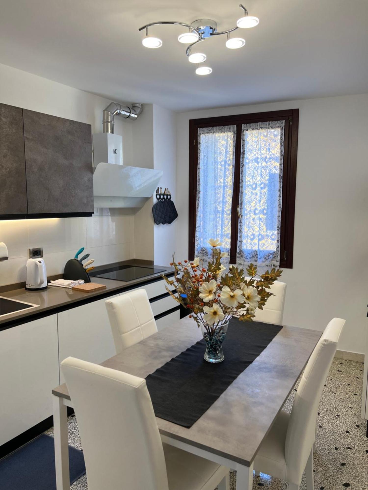 Ca' Delfina Holiday Home เวนิส ภายนอก รูปภาพ
