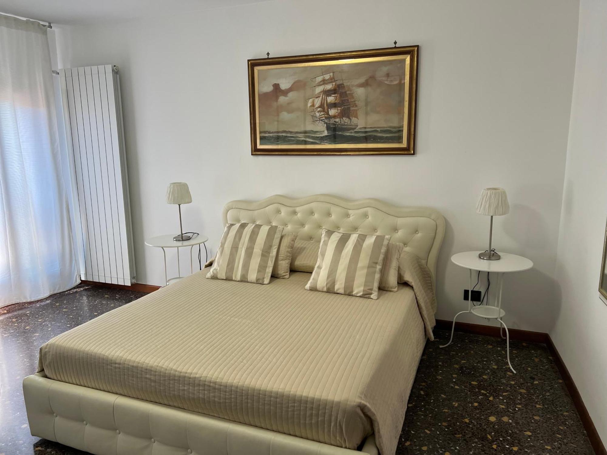 Ca' Delfina Holiday Home เวนิส ภายนอก รูปภาพ