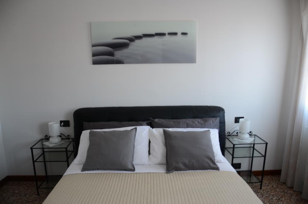 Ca' Delfina Holiday Home เวนิส ห้อง รูปภาพ