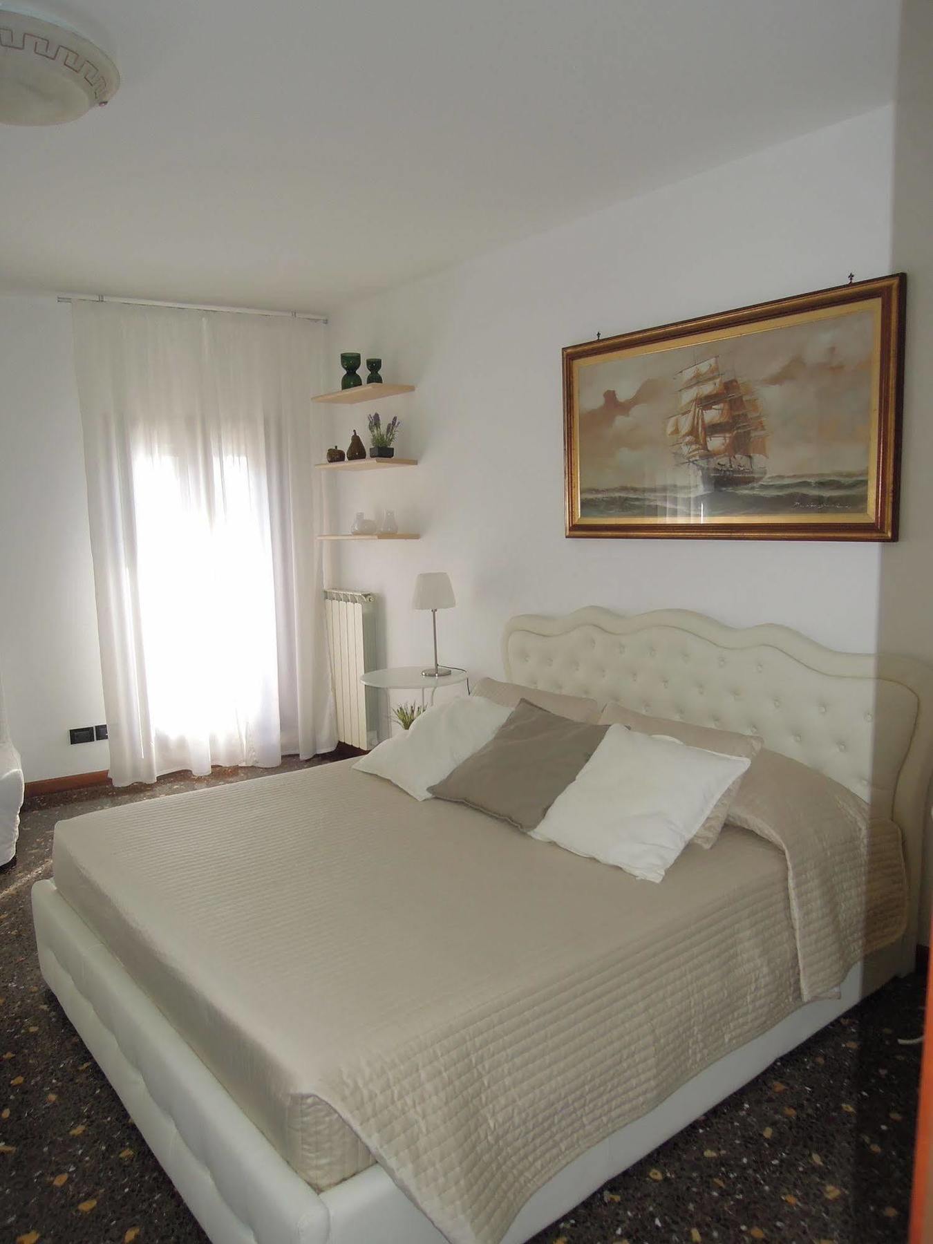 Ca' Delfina Holiday Home เวนิส ภายนอก รูปภาพ