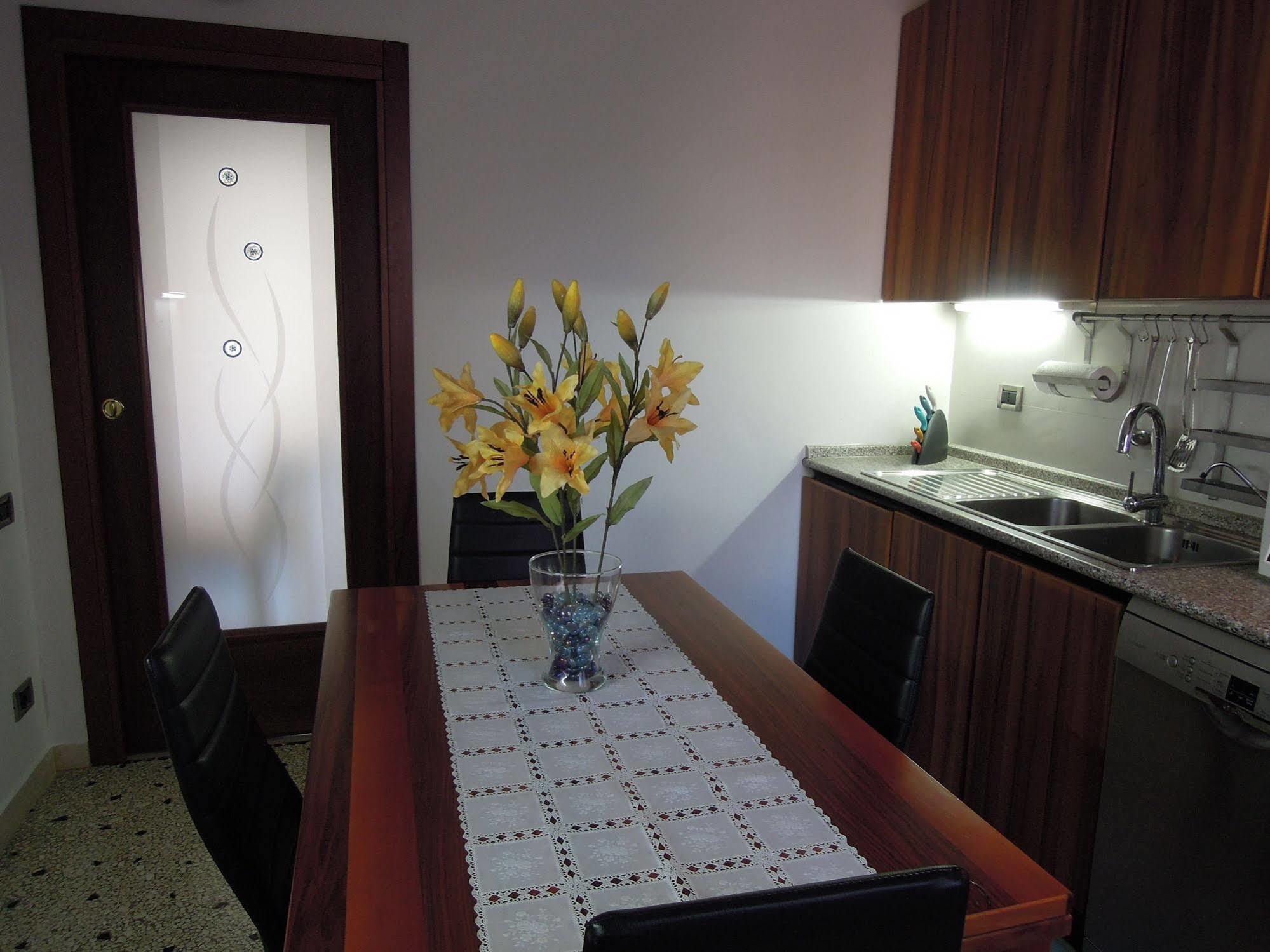 Ca' Delfina Holiday Home เวนิส ภายนอก รูปภาพ